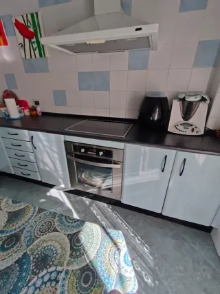 COCINA + FREGADERO CON GRIFO SIN ELECTRODOMÉSTICOS