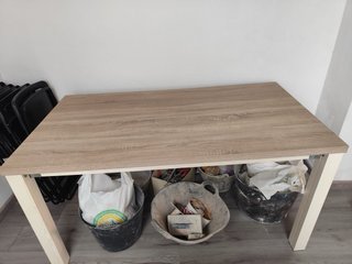 Mesa de comedor de madera