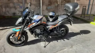 KTM Duke 790 Naked Negra y Naranja