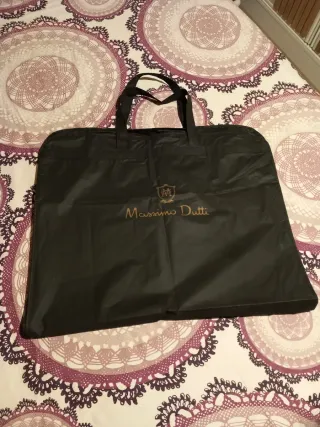 Massimo Dutti porta trajes