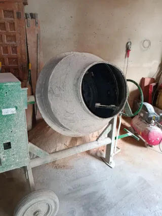 Hormigonera Inhertsa H-200 (sin motor)