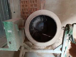 Hormigonera Inhertsa H-200 (sin motor)