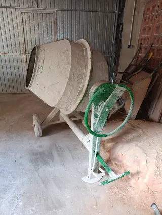 Hormigonera Inhertsa H-200 (sin motor)