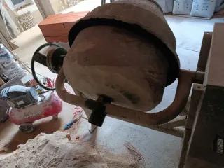 Hormigonera Inhertsa H-200 (sin motor)