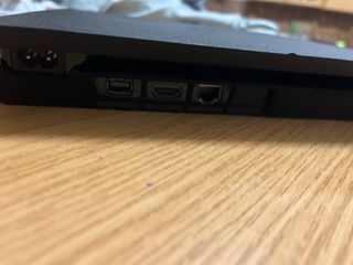 PS4 (PlayStation 4) Negra - Casi Nueva