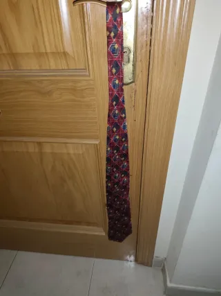 Corbata hombre diseño geométrico