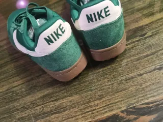 Zapatillas Nike Field Marrones y Verdes