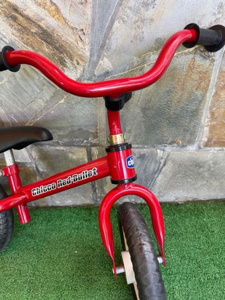 Bicicleta de equilibrio roja Chicco