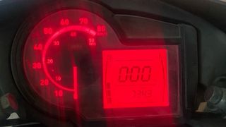 Aprilia Scooter Negra y Roja