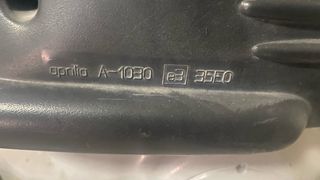 Aprilia Scooter Negra y Roja