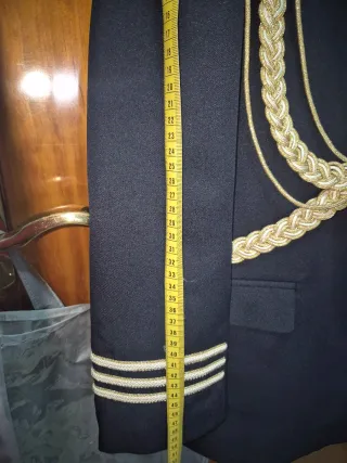 Traje de comunión azul y dorado