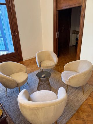 Conjunto de Butacas y Mesa Auxiliar