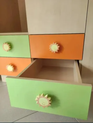 Armario infantil 3 puertas y 4 cajones