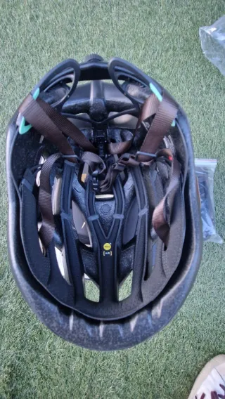 Capacete MET Trenta 3K Carbon Mips