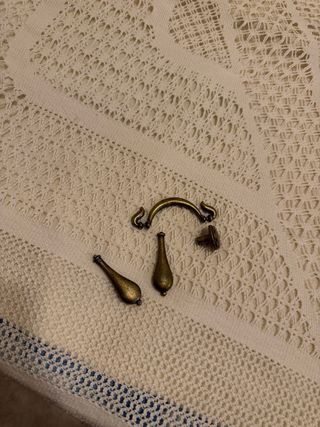 2 Mesitas de noche de madera con cajones