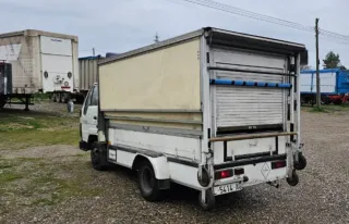 Toyota camion parada
