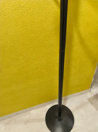 Perchero de pie moderno