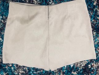 Falda pantalón beige Stradivarius T42