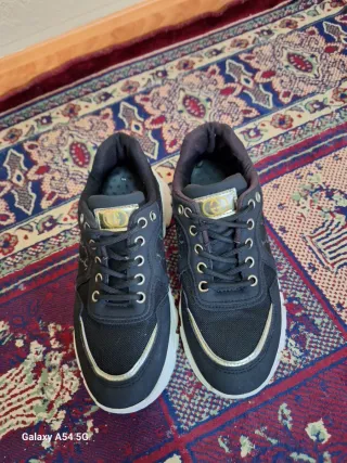 Zapatillas Gucci Negras y Doradas