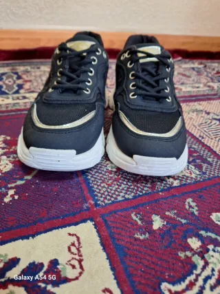 Zapatillas Gucci Negras y Doradas