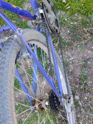 Bicicleta Montaña Azul y Amarilla