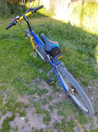 Bicicleta Montaña Azul y Amarilla