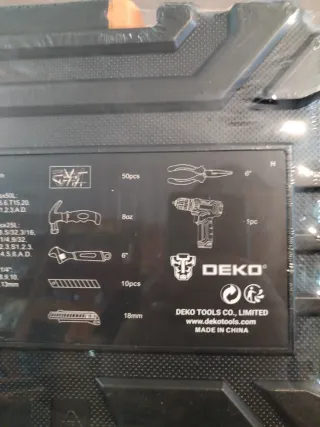 Caja de herramientas DEKO