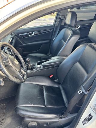 Mercedes-Benz C 200 2012