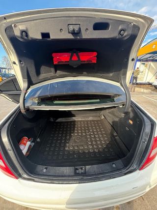 Mercedes-Benz C 200 2012
