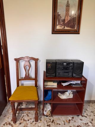 Mesa de comedor de madera