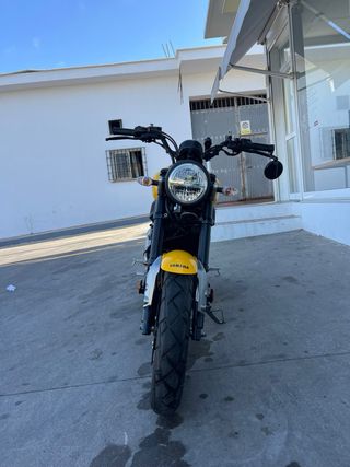 Yamaha XSR 125 2021 - 5200 km