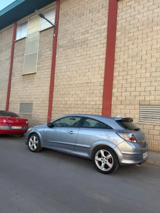Opel Astra H GTC 150 Sport