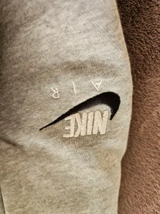 Pantaloni Nike Air grigi con inserti neri