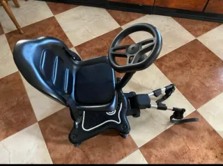 Soporte negro  para carro o sillita de paseo