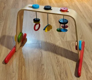 Gimnàs d'activitats per a nadons Ikea