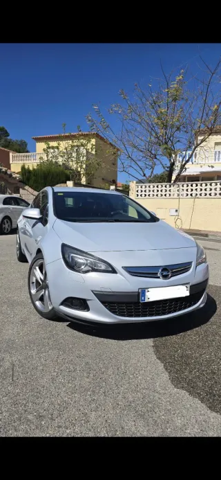 Opel Astra 2012