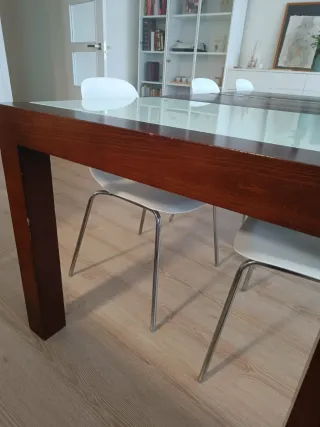 Mesa de comedor extensible de madera y cristal