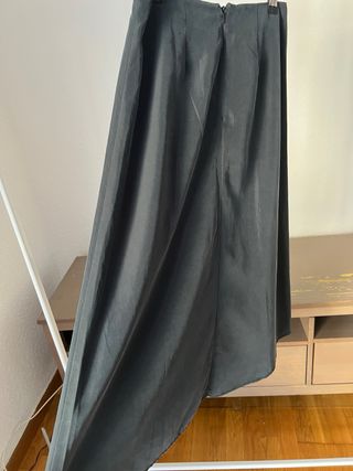 Falda midi ASOS negra aberturas