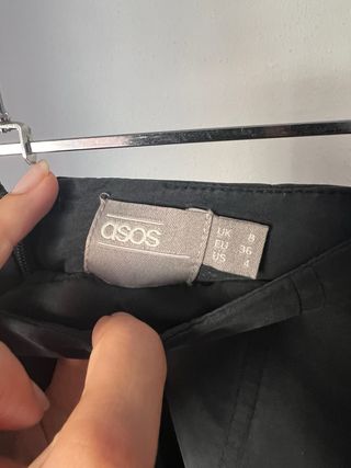 Falda midi ASOS negra aberturas