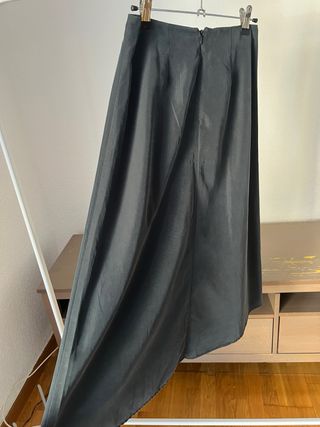 Falda midi ASOS negra aberturas