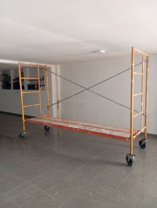 Andamio profesional con ruedas