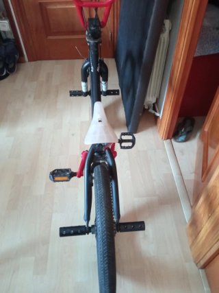 Bicicleta BMX Monty Negra y Roja 95