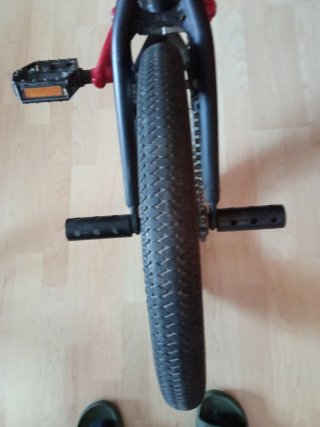 Bicicleta BMX Monty Negra y Roja 95