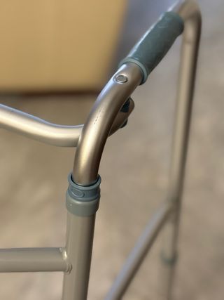 Andador para adultos con ruedas