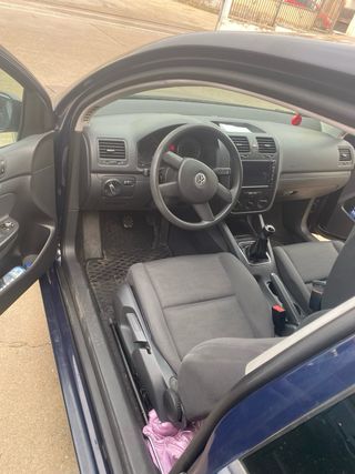 Volkswagen Golf 2004