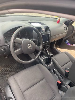 Volkswagen Golf 2004