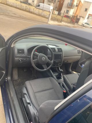 Volkswagen Golf 2004