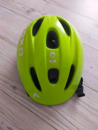 Casco bici niño verde btwin. T52-56cm