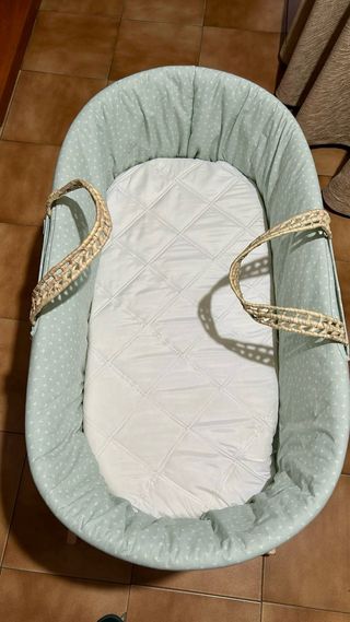 Moisés con patas para bebé