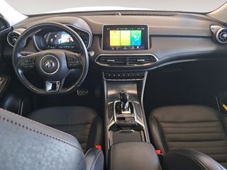 MG eHS Luxury